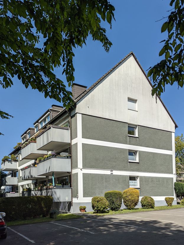 9b1f73bf-55b9-4e98-b27c-5d9e21913676-2030704891 Grumme: RESERVIERT ! S O N N I G E AUSSICHT… Nähe Grüngürtel !